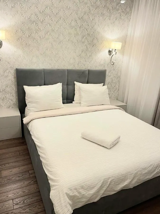1 Room 60M2 Center Of Obolon Near River Side. 11 Floor 키예프 아파트